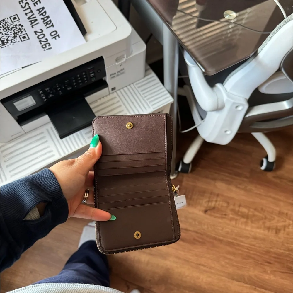 Coach Leather Zip Wallet Maple Brown Billfold NWT Compact Wristlet Style🤎 - Picture 3 of 5